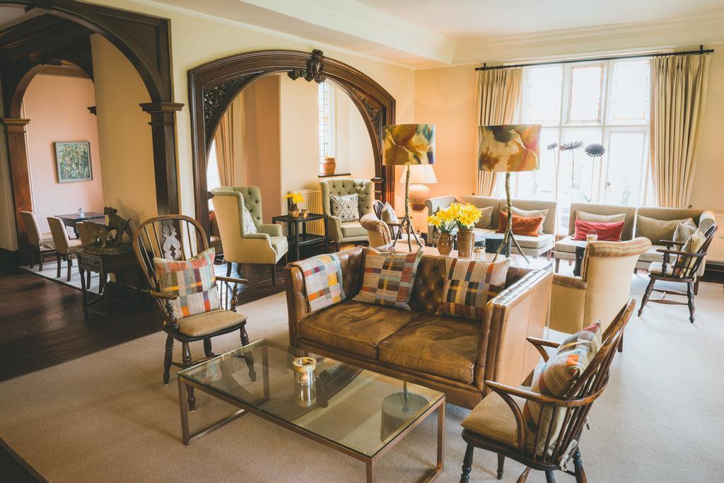 The Coed-Y-Mwstwr Hotel Bridgend  Eksteriør bilde
