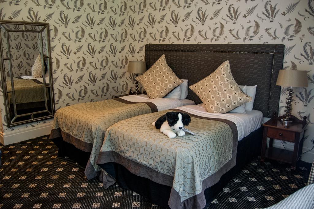 The Coed-Y-Mwstwr Hotel Bridgend  Eksteriør bilde