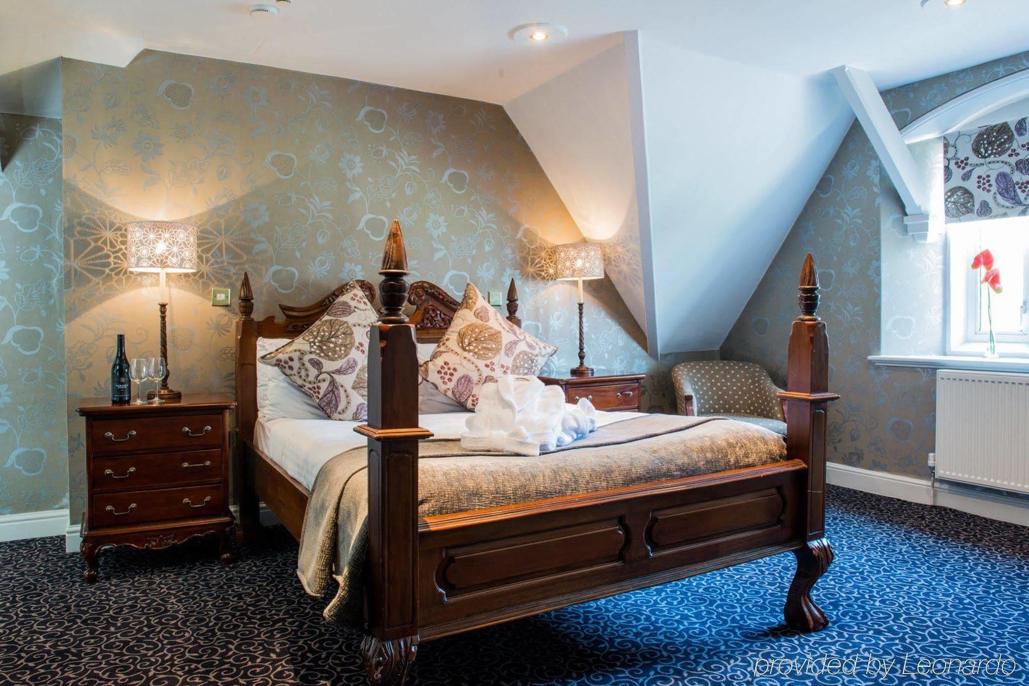 The Coed-Y-Mwstwr Hotel Bridgend  Eksteriør bilde